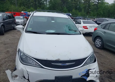 2018 Chrysler Pacifica Touring L z USA, uszkodzony, nr VIN 2C4RC1BG6JR280626